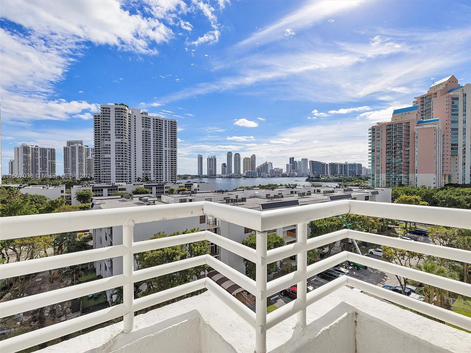 PARC CENTRAL AVENTURA EAS - Residential Lease