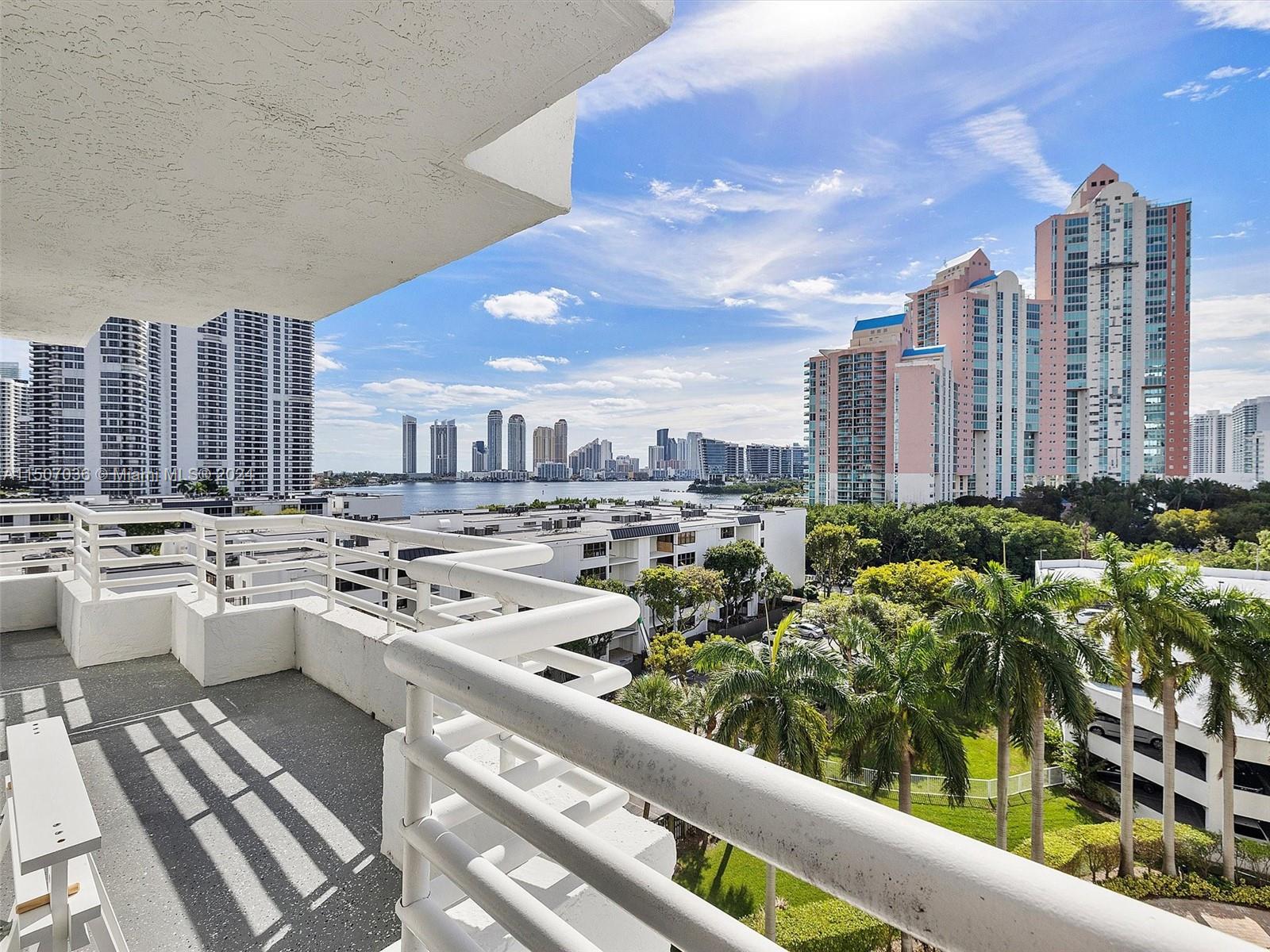 PARC CENTRAL AVENTURA EAS - Residential Lease