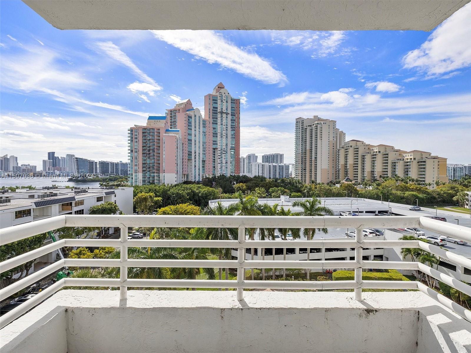 PARC CENTRAL AVENTURA EAS - Residential Lease