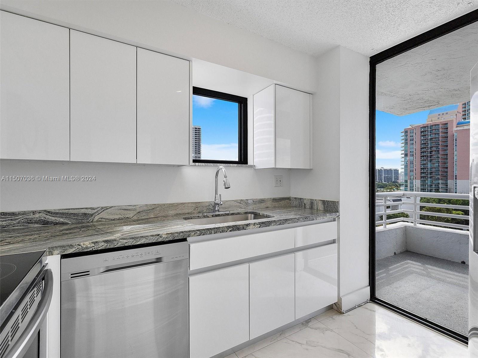 PARC CENTRAL AVENTURA EAS - Residential Lease