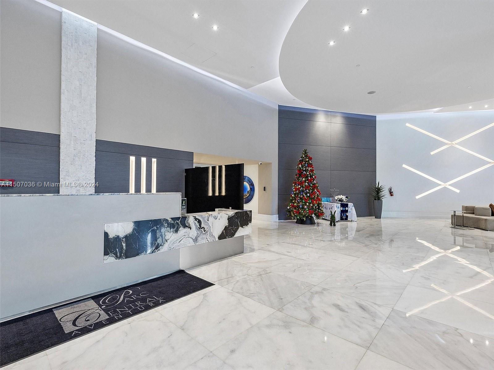 PARC CENTRAL AVENTURA EAS - Residential Lease
