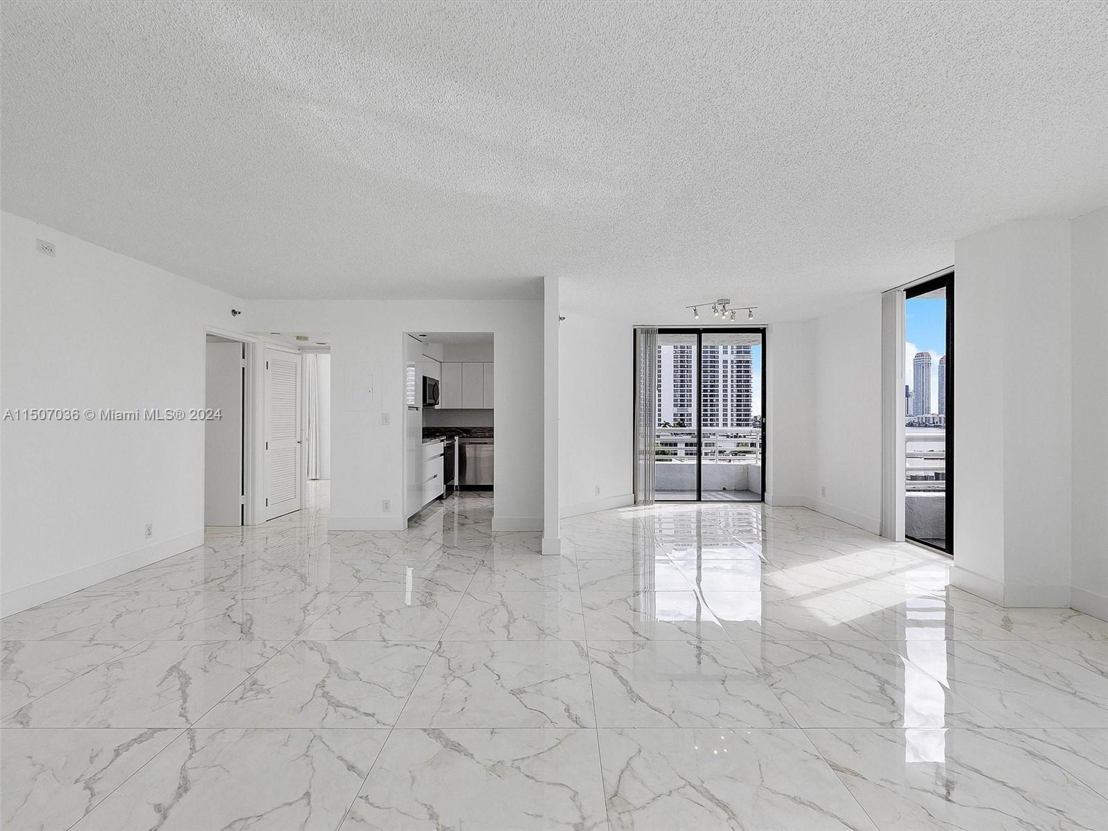PARC CENTRAL AVENTURA EAS - Residential Lease