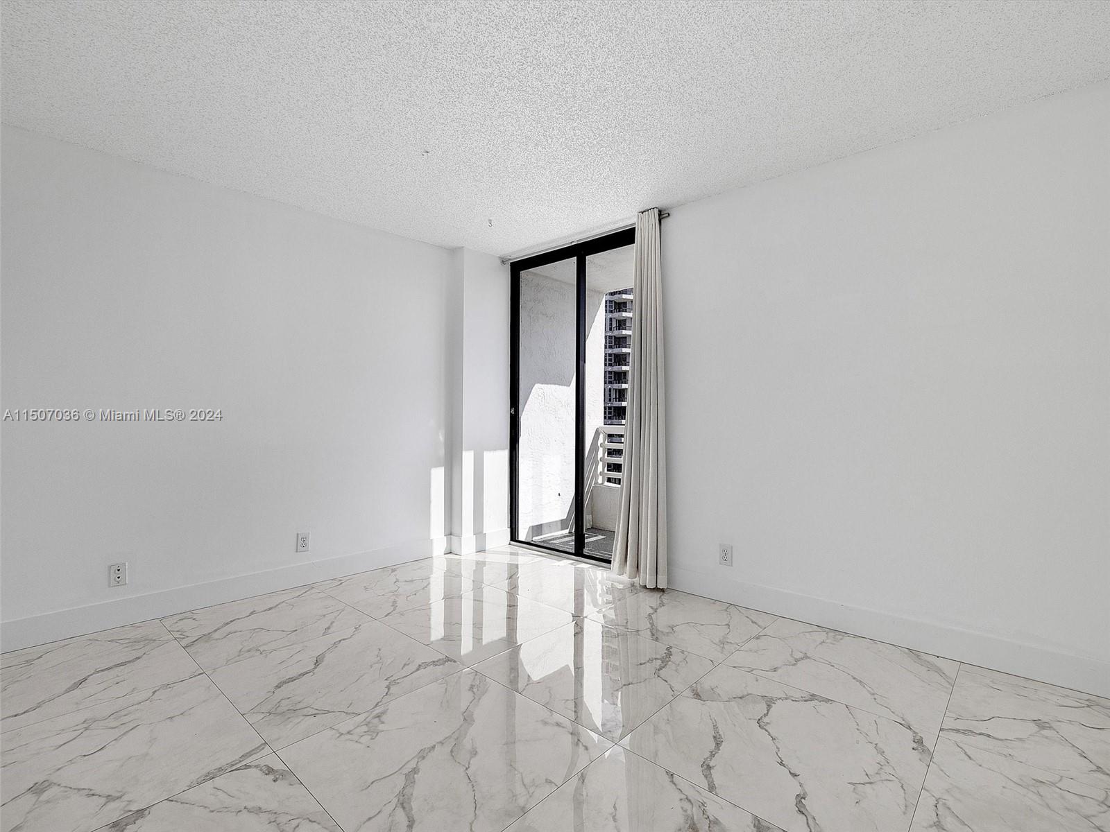 PARC CENTRAL AVENTURA EAS - Residential Lease