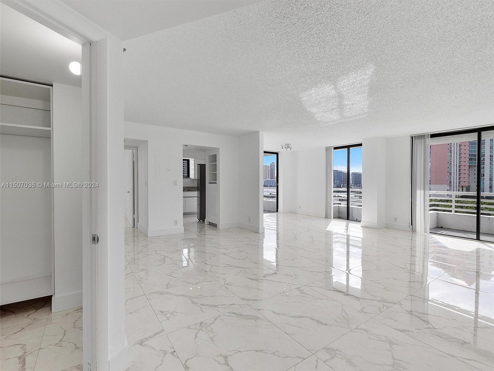 PARC CENTRAL AVENTURA EAS - Residential Lease