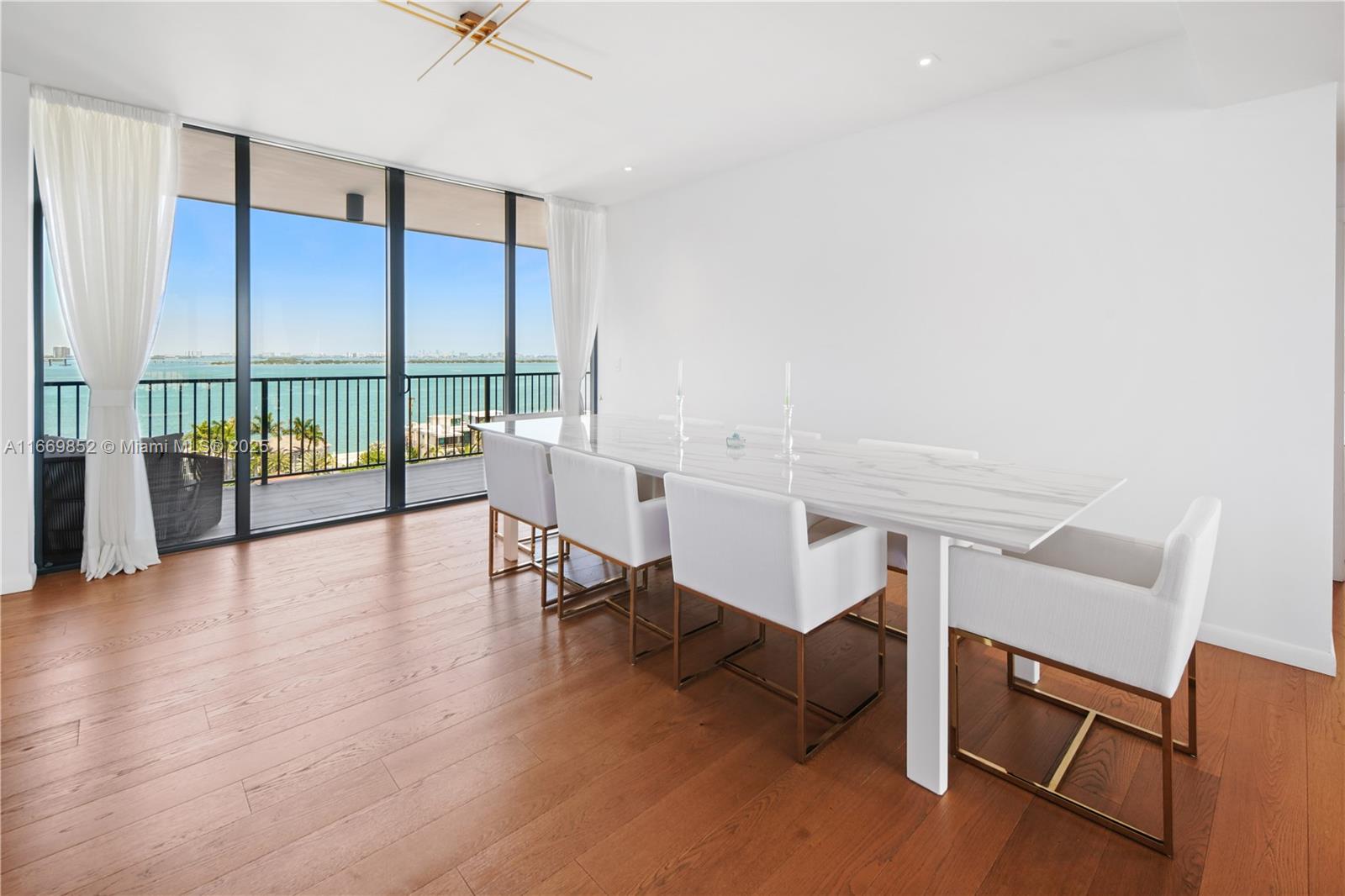 ONE THOUSAND VENETIAN WAY - Residential