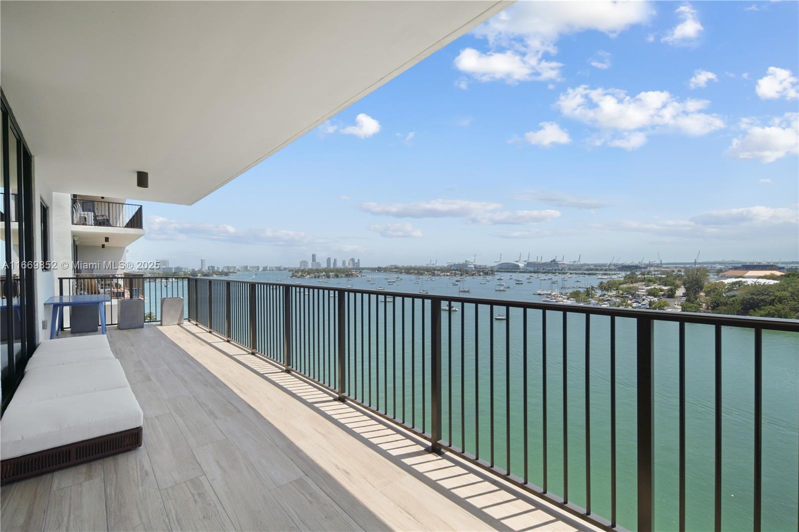 ONE THOUSAND VENETIAN WAY - Residential