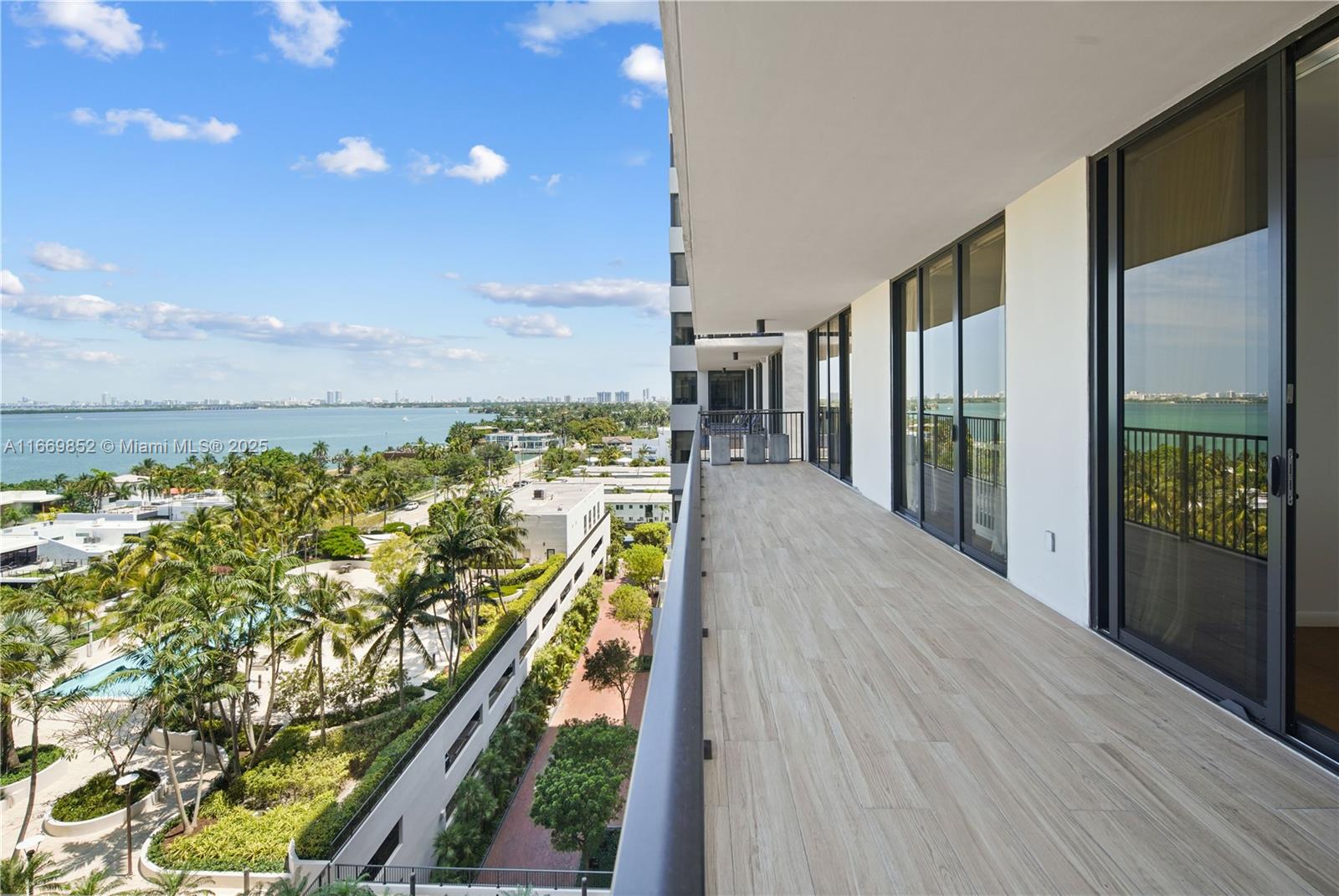 ONE THOUSAND VENETIAN WAY - Residential