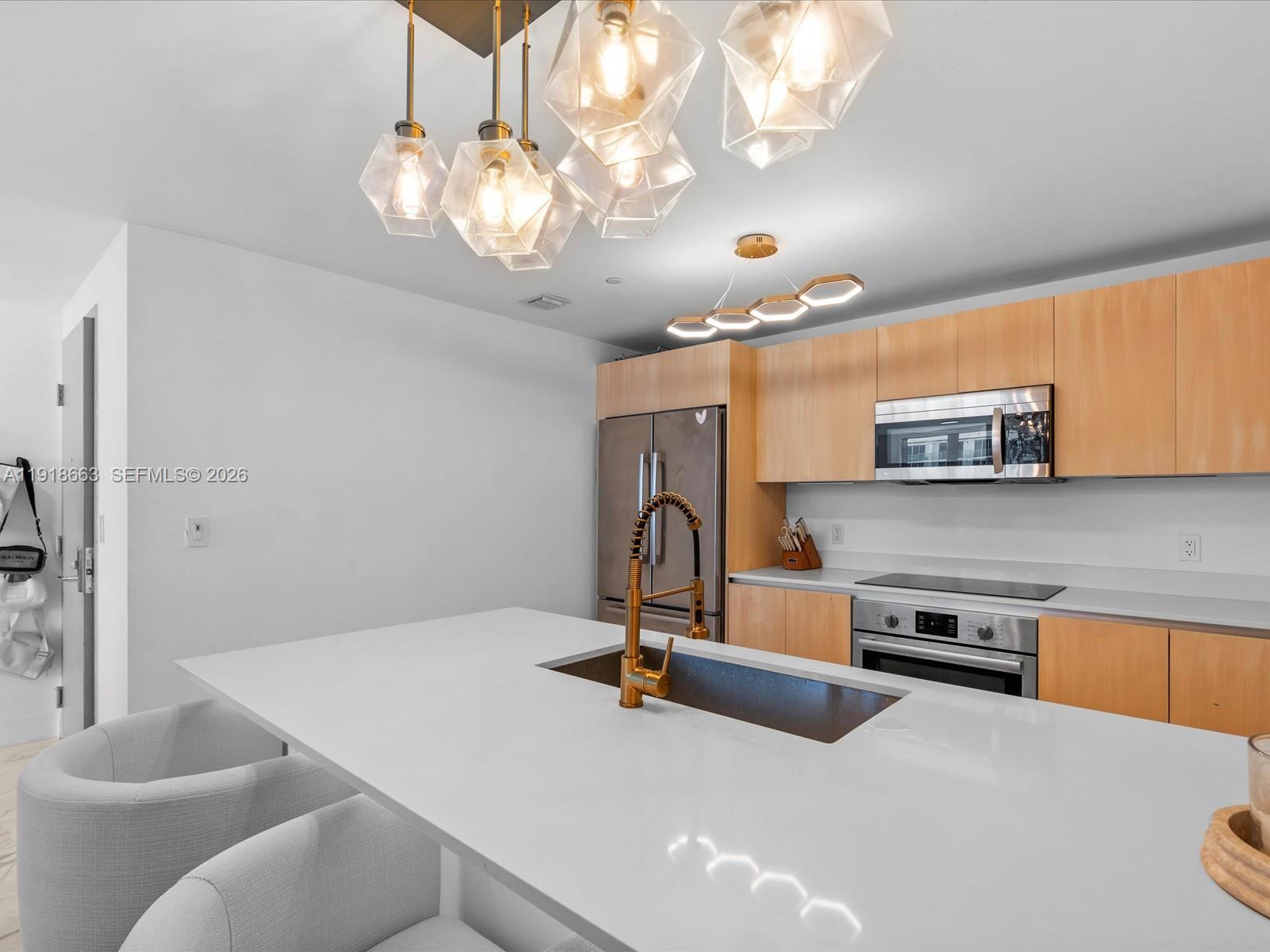 ARIA ON THE BAY CONDO - Residential