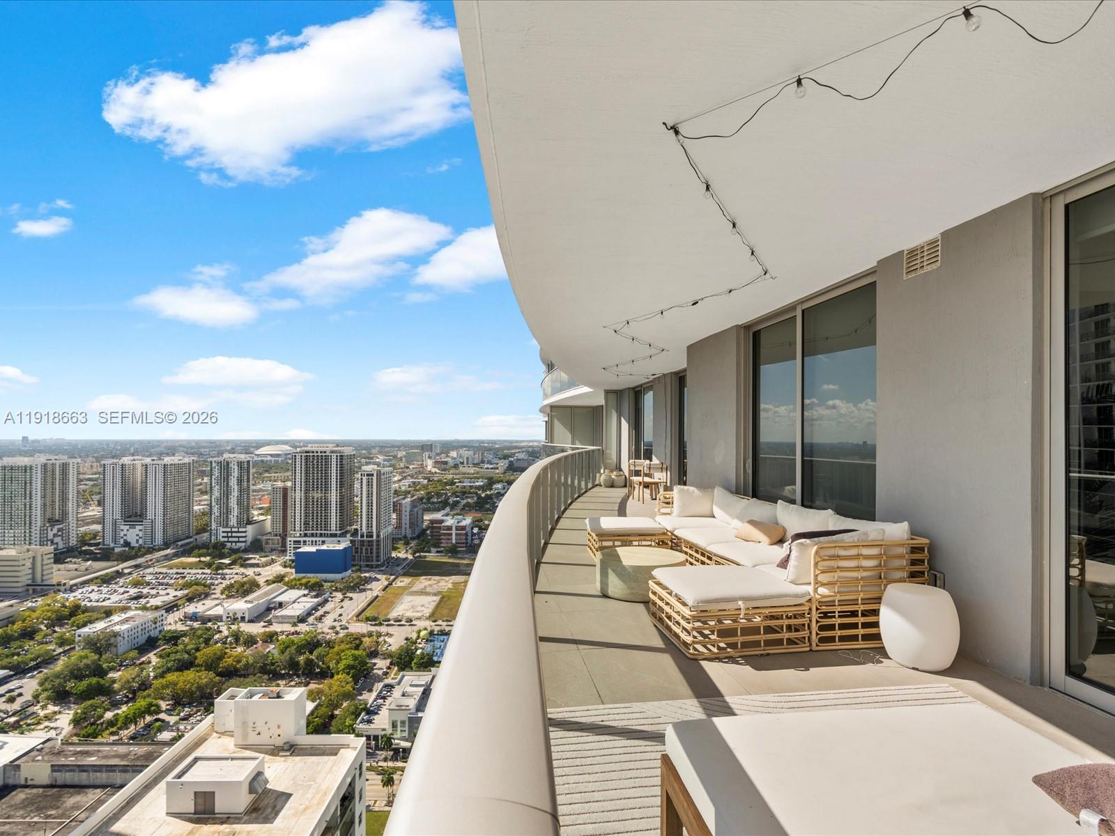 ARIA ON THE BAY CONDO - Residential