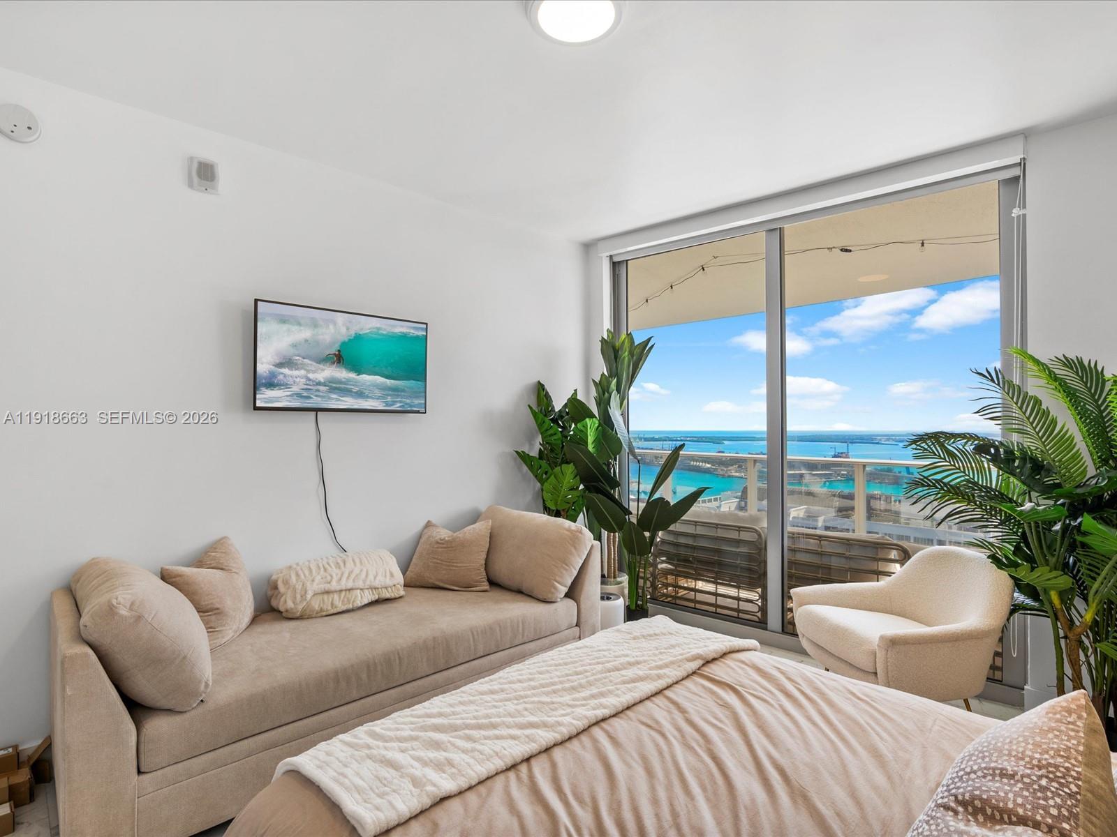 ARIA ON THE BAY CONDO - Residential