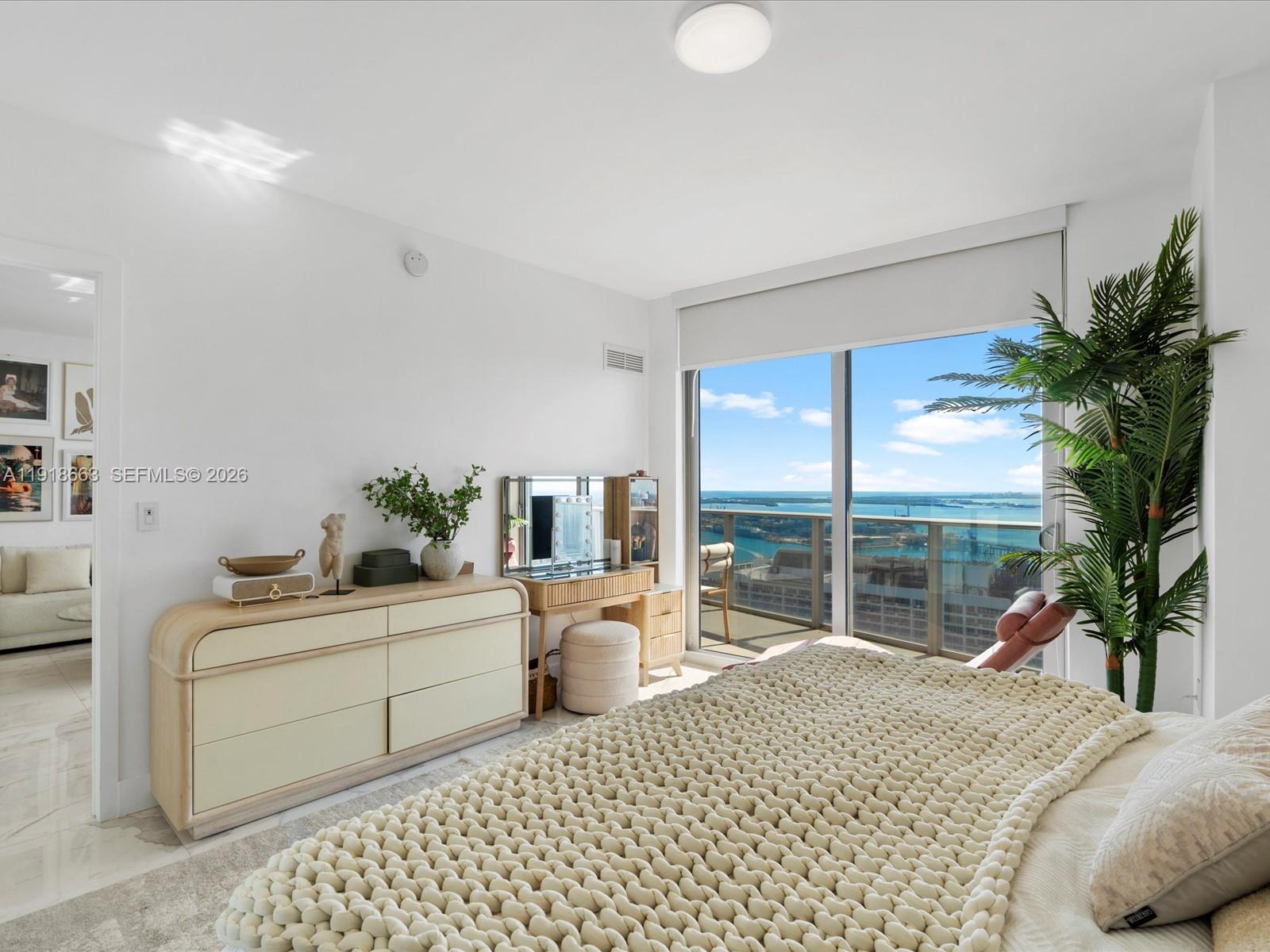 ARIA ON THE BAY CONDO - Residential