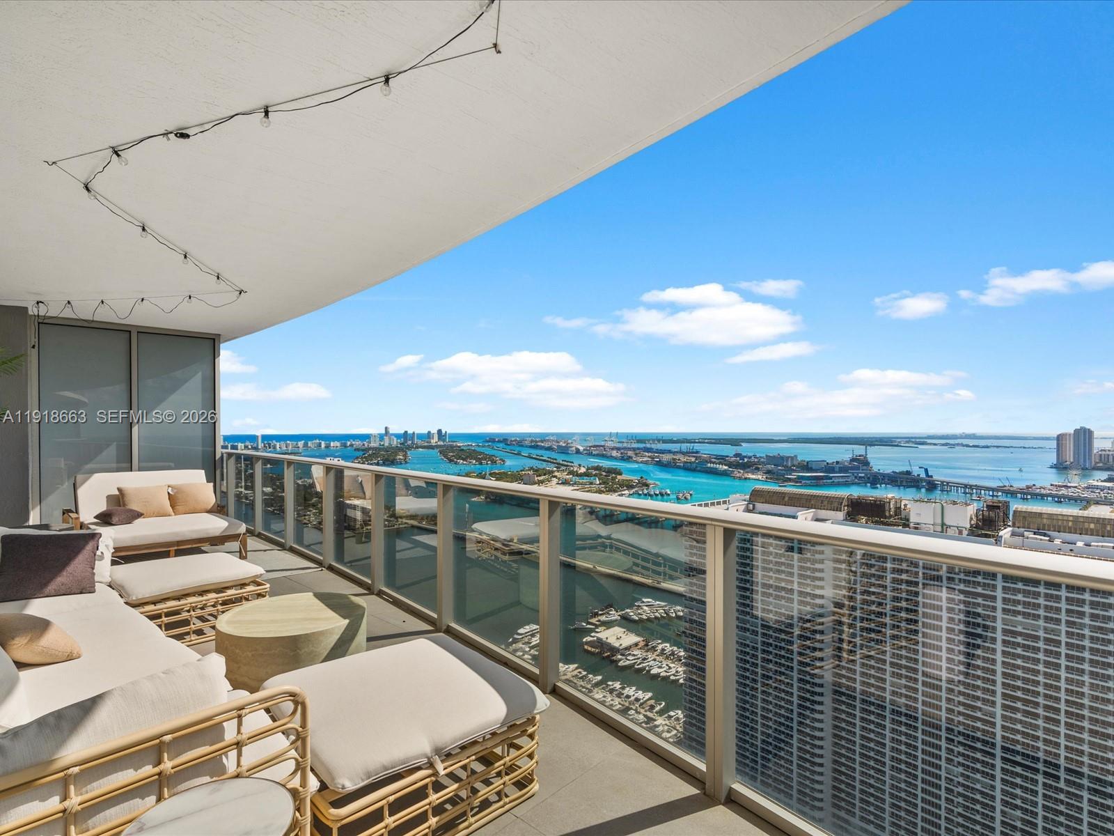 ARIA ON THE BAY CONDO - Residential