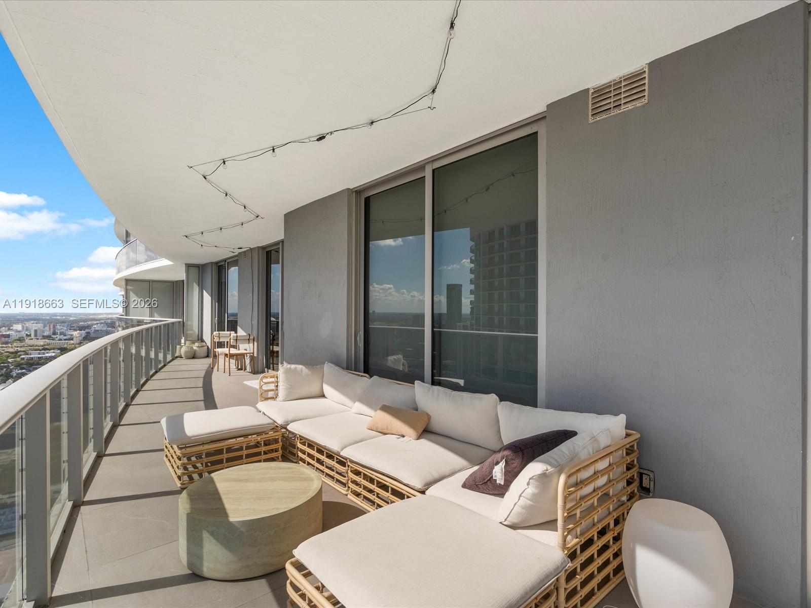 ARIA ON THE BAY CONDO - Residential