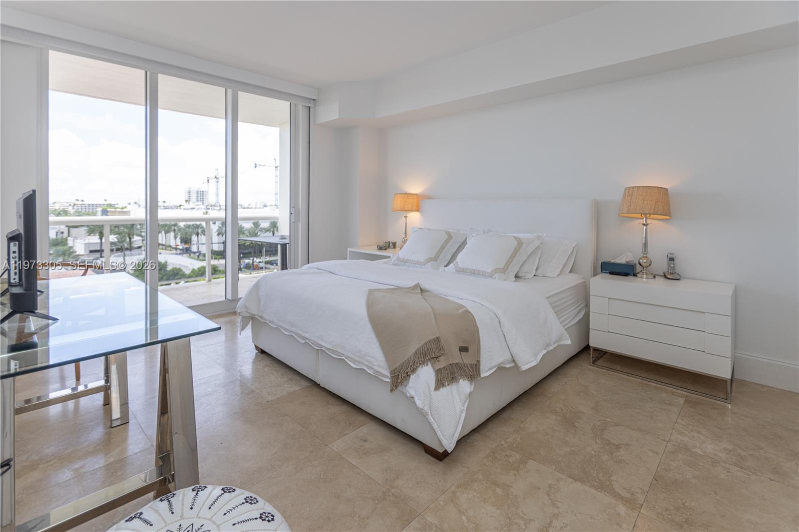 SOLIMAR CONDO - Residential