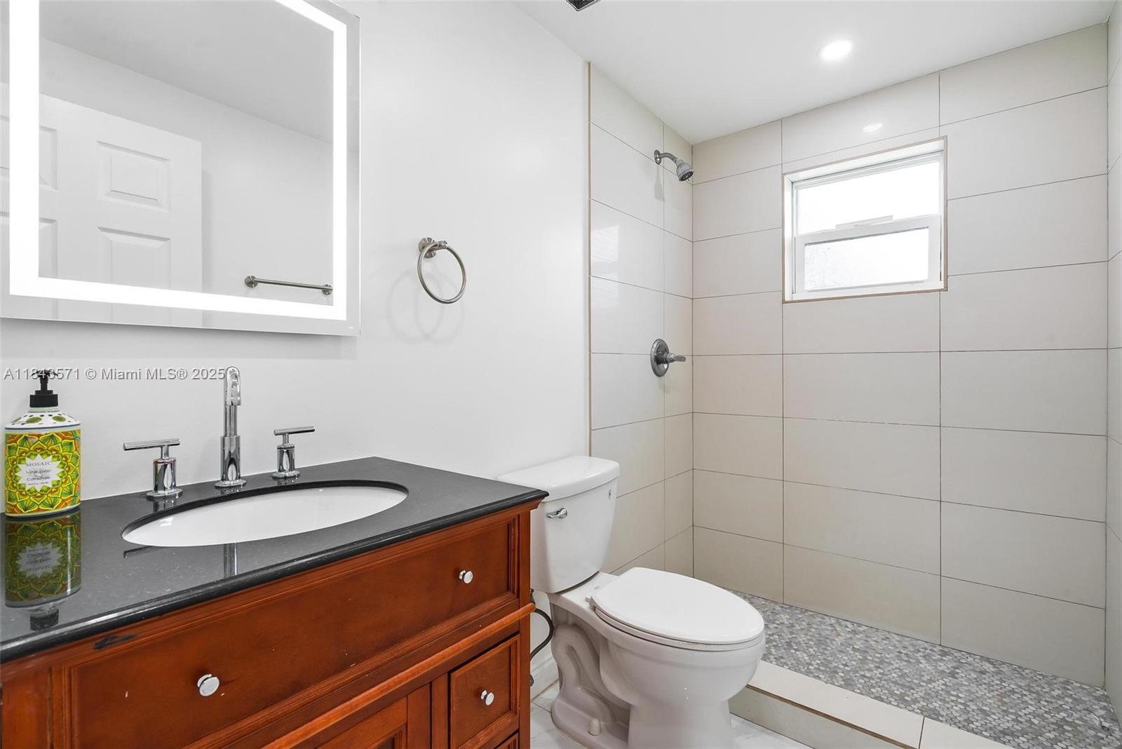 HOLLYWOOD PARK - Residential