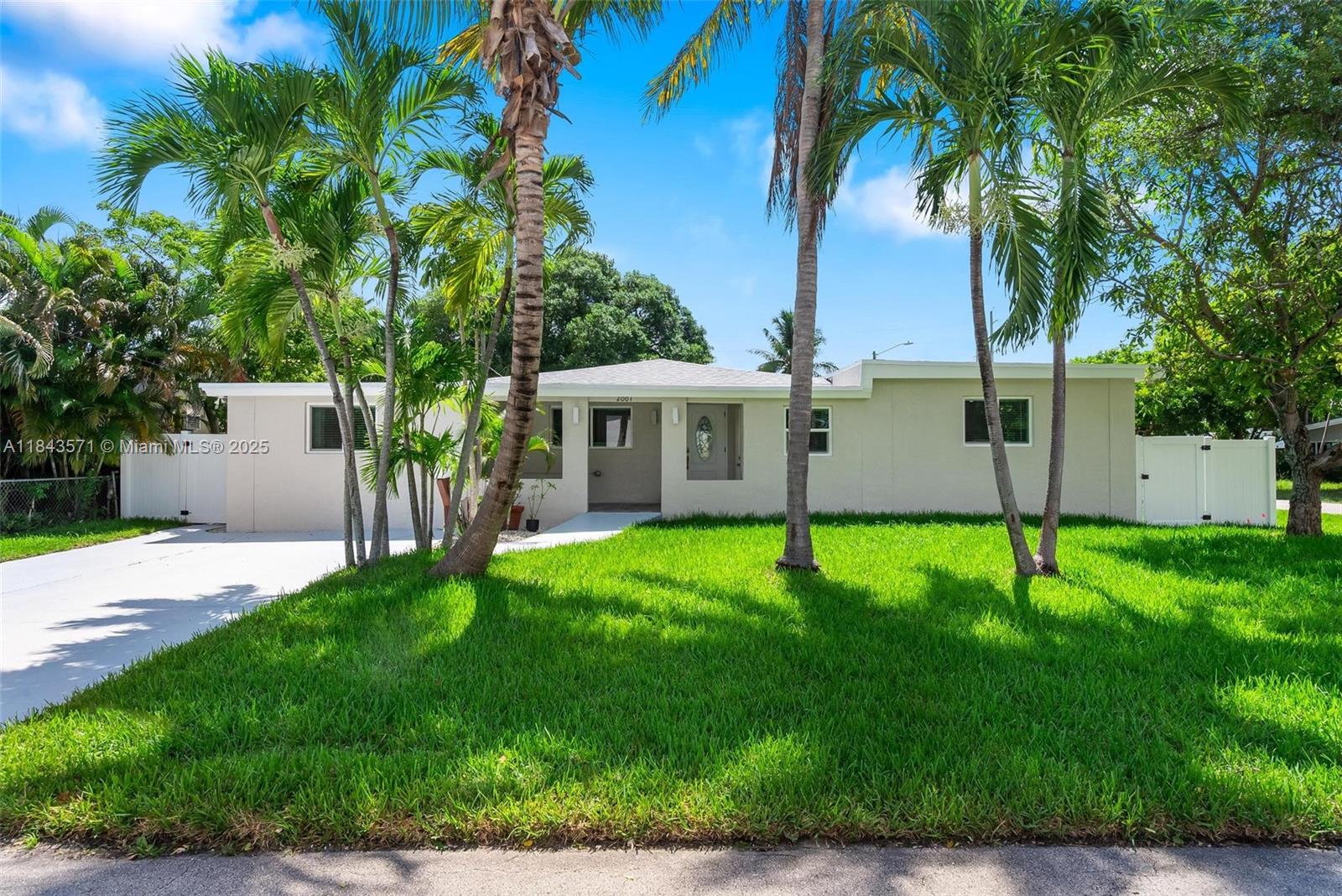 HOLLYWOOD PARK - Residential