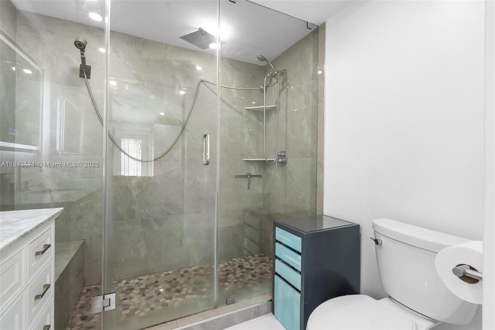 HOLLYWOOD PARK - Residential