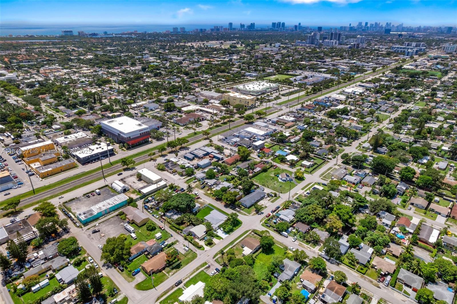 HOLLYWOOD PARK - Residential