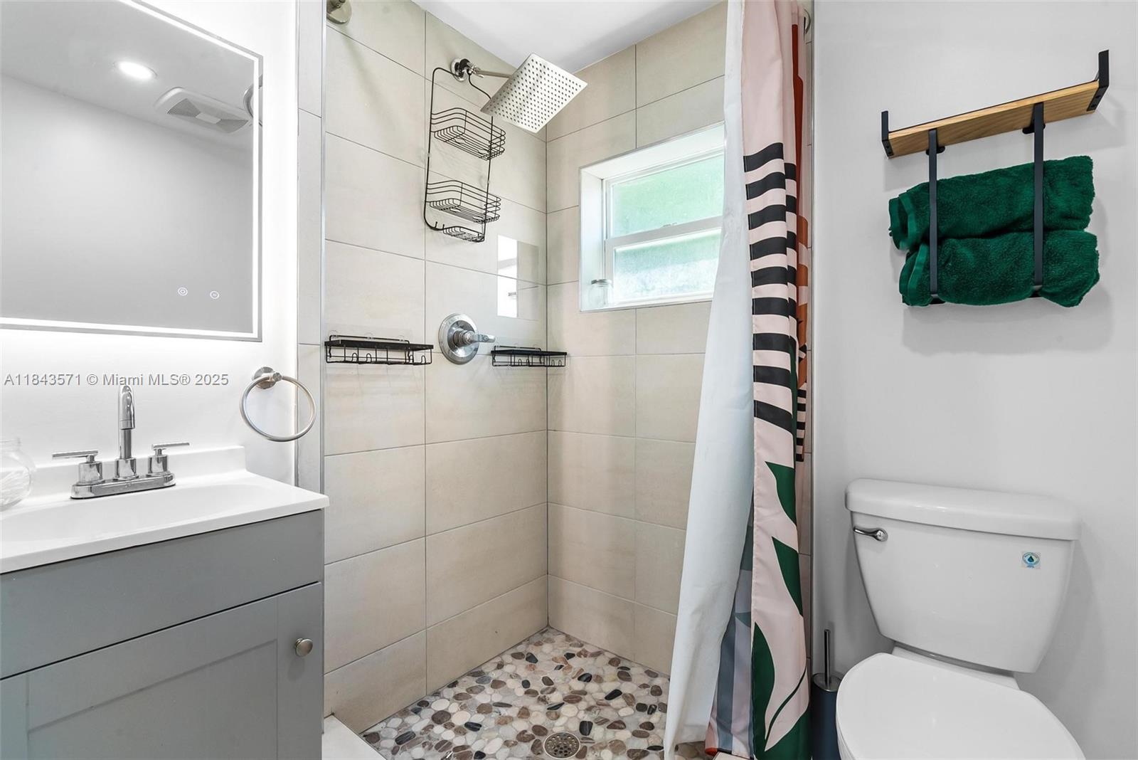 HOLLYWOOD PARK - Residential