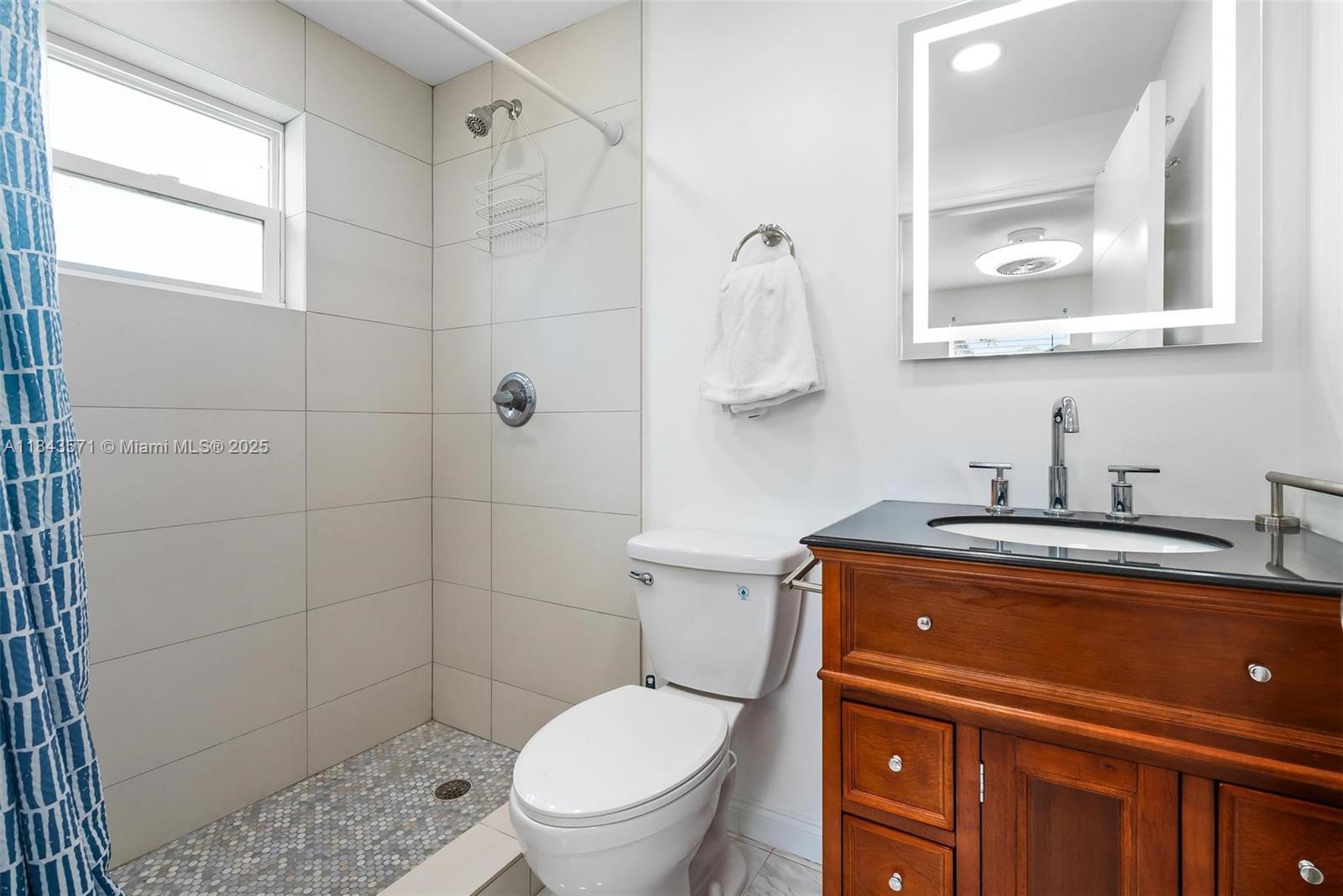 HOLLYWOOD PARK - Residential