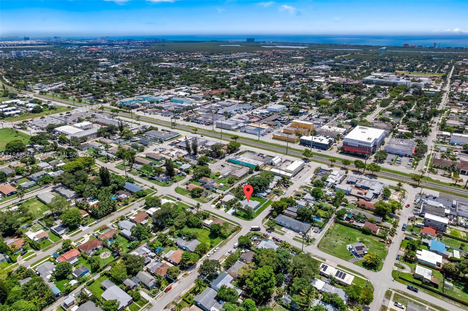 HOLLYWOOD PARK - Residential