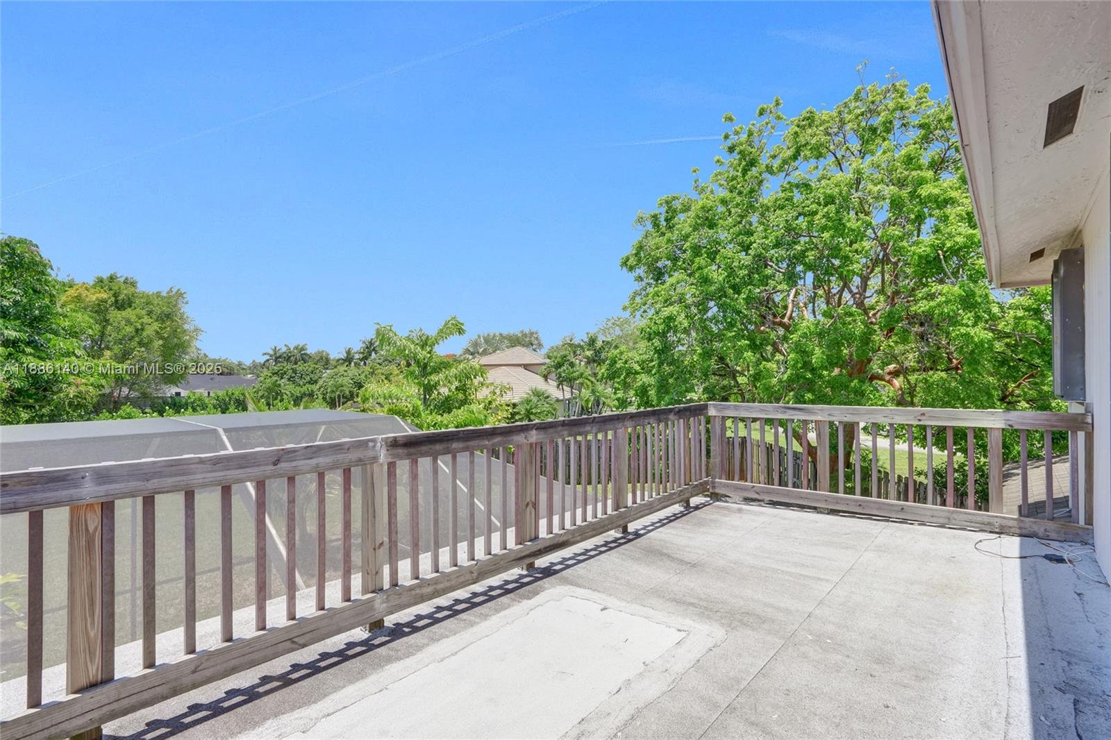 KINGS GROVE - Residential