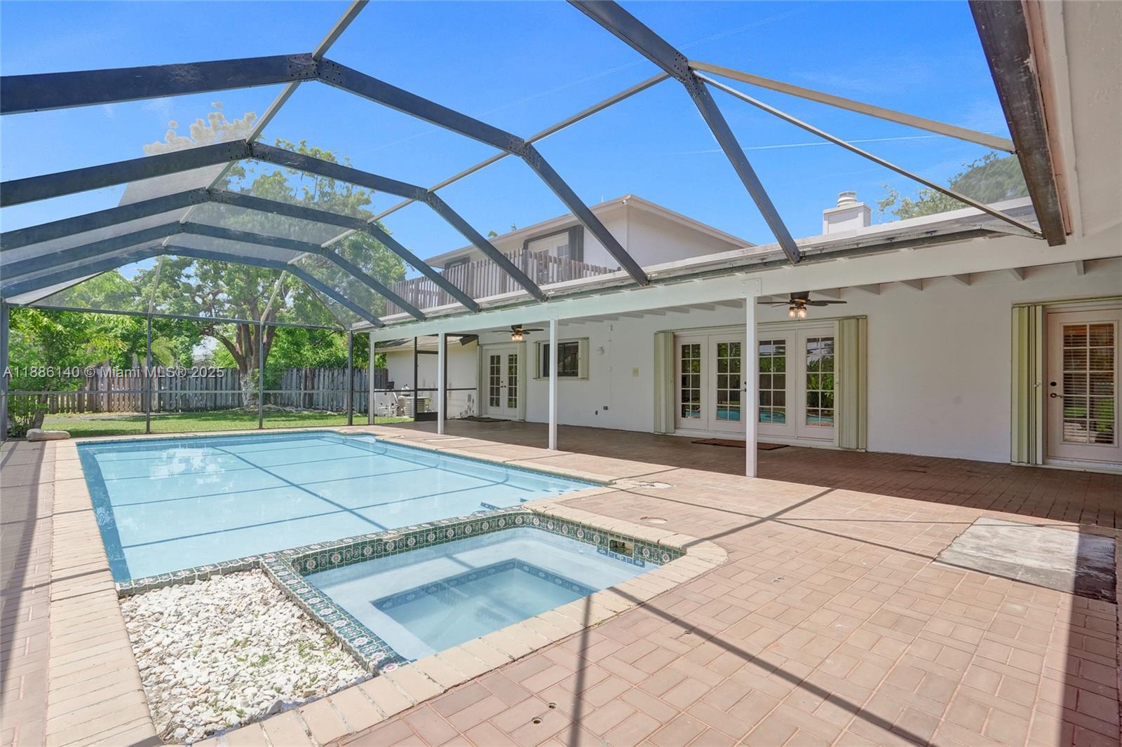 KINGS GROVE - Residential