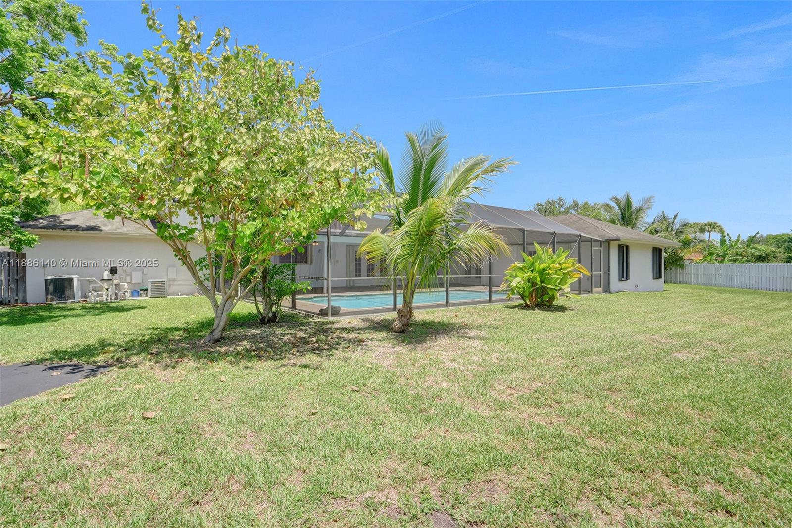 KINGS GROVE - Residential