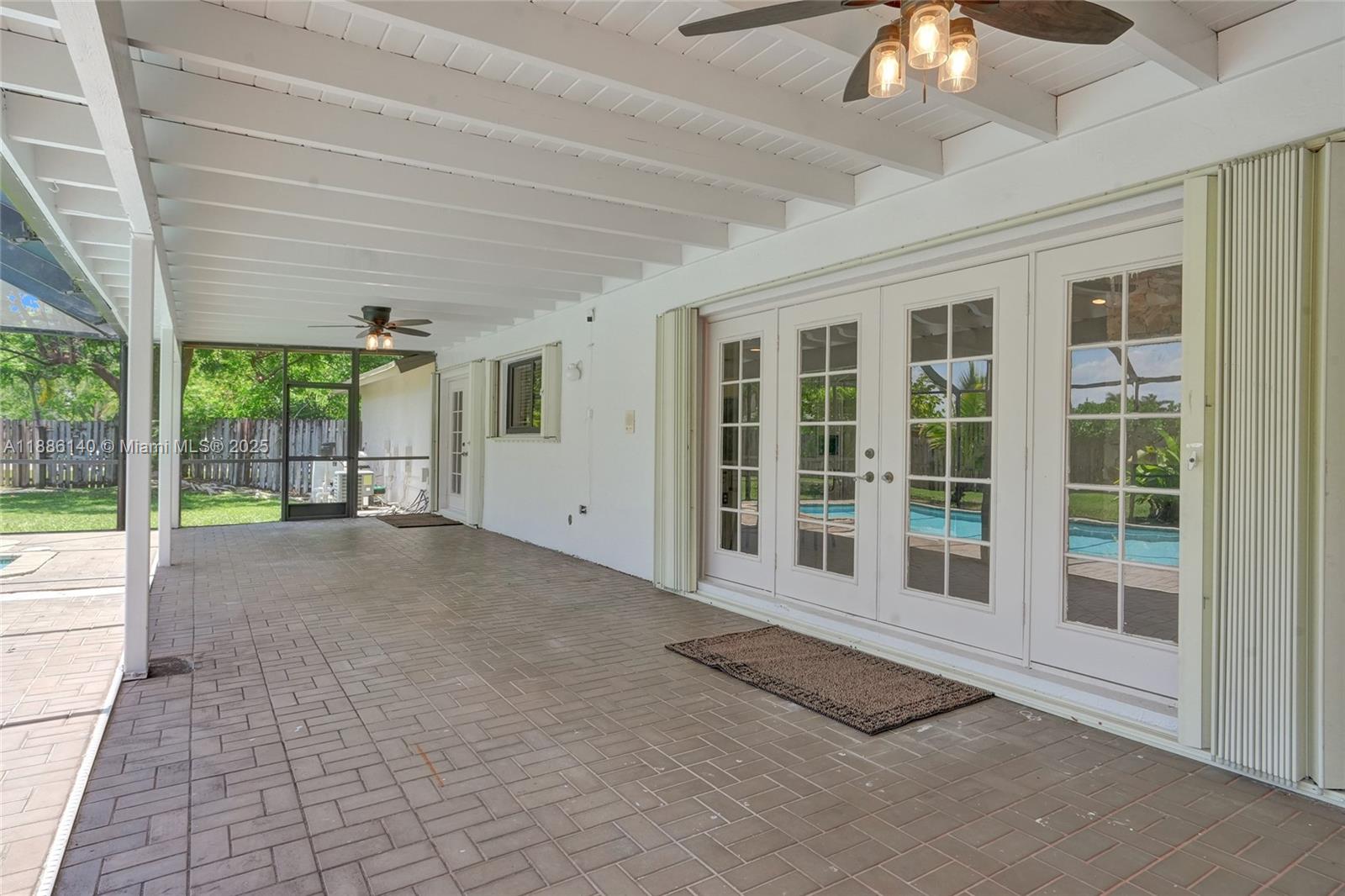 KINGS GROVE - Residential