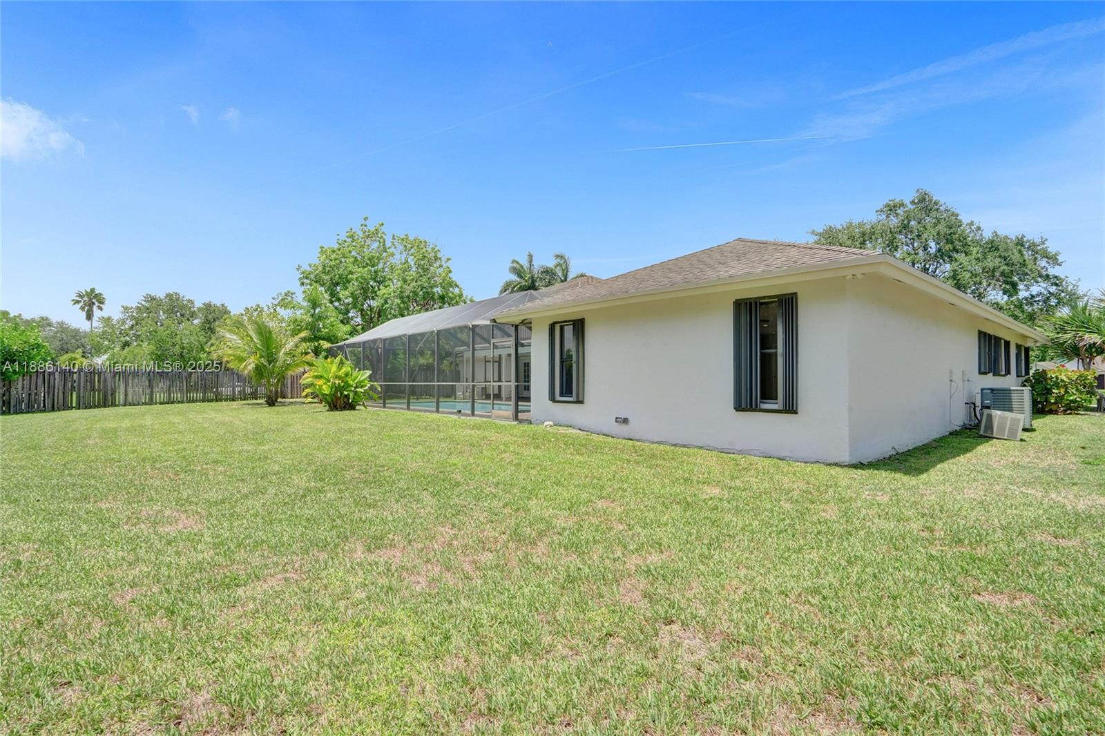 KINGS GROVE - Residential