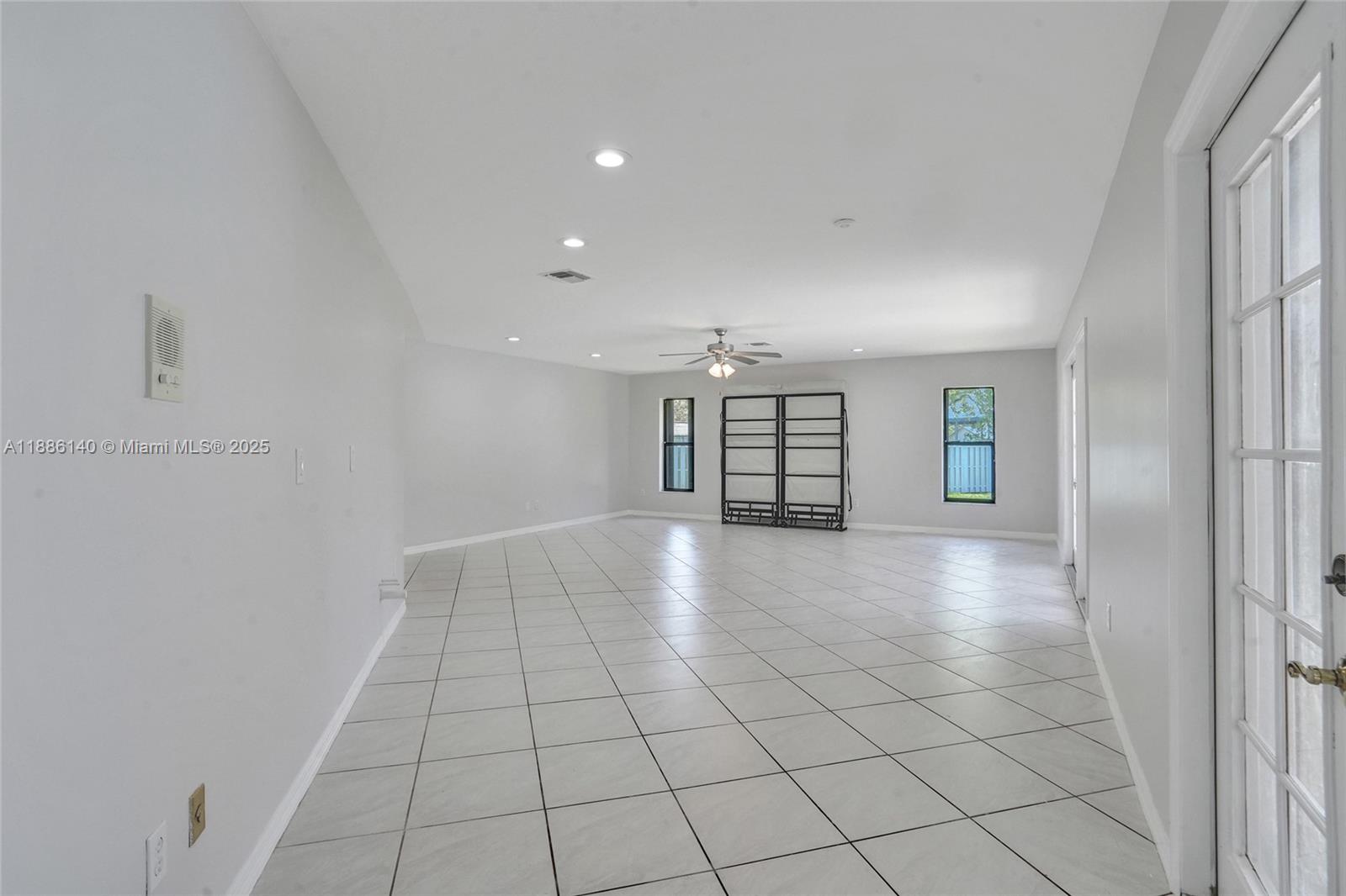 KINGS GROVE - Residential