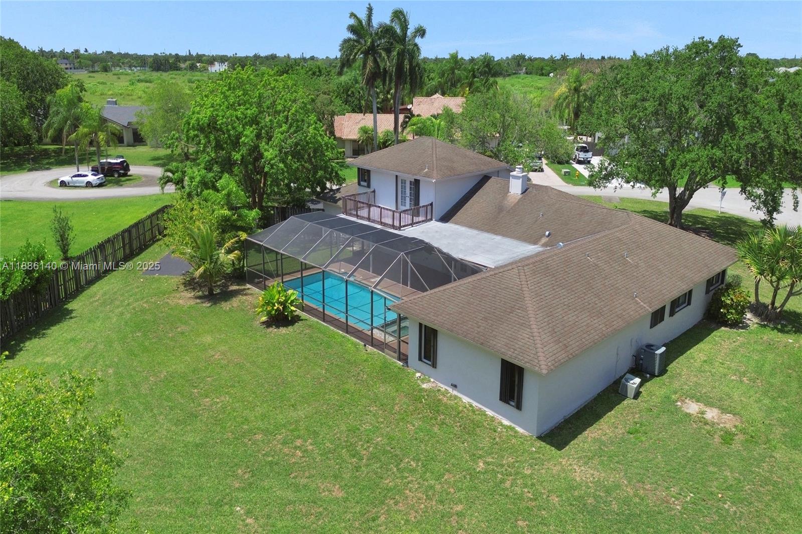 KINGS GROVE - Residential