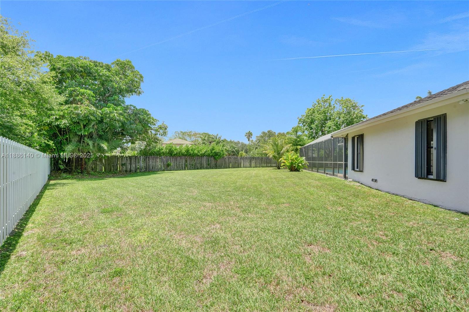 KINGS GROVE - Residential