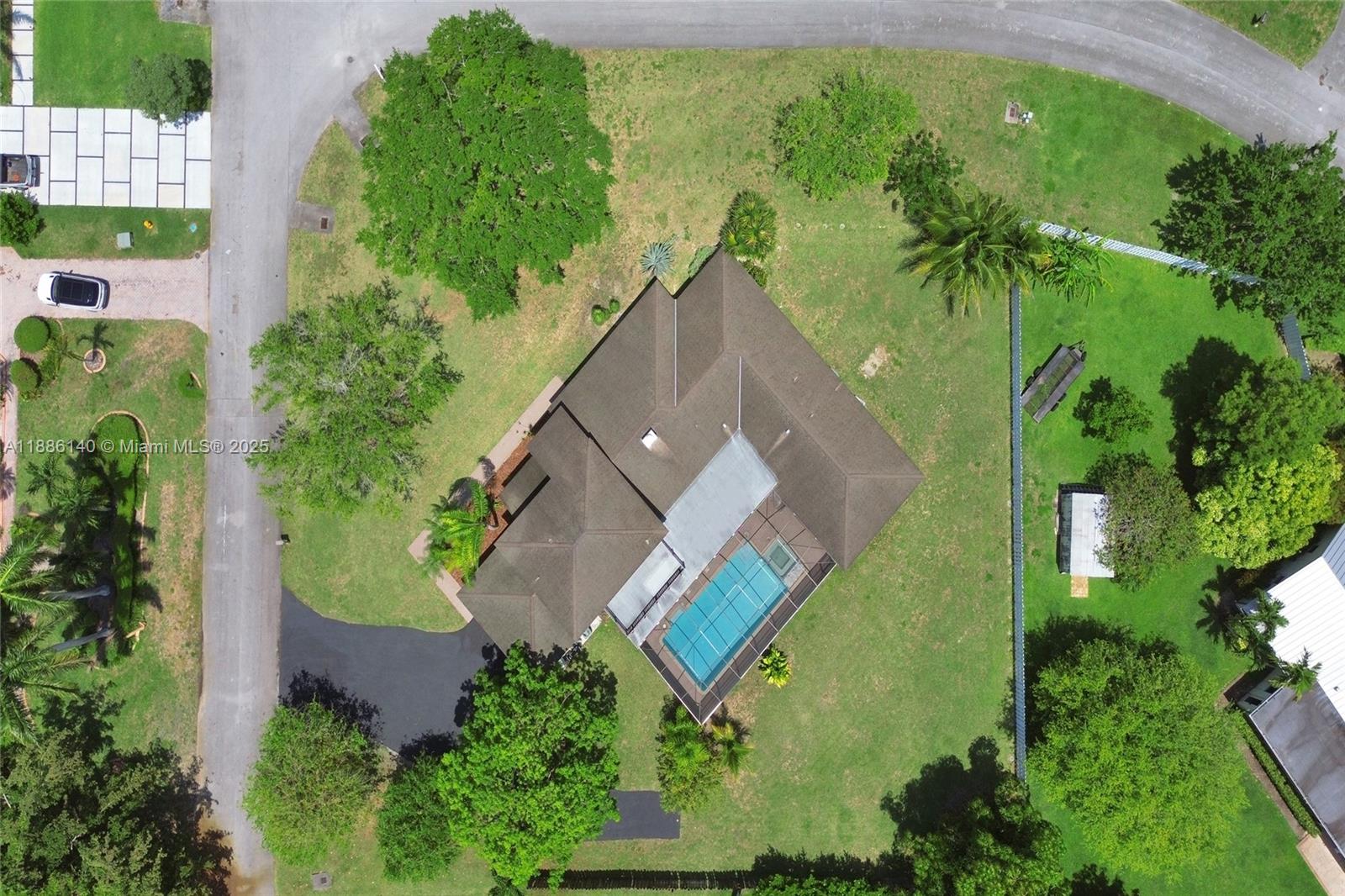 KINGS GROVE - Residential