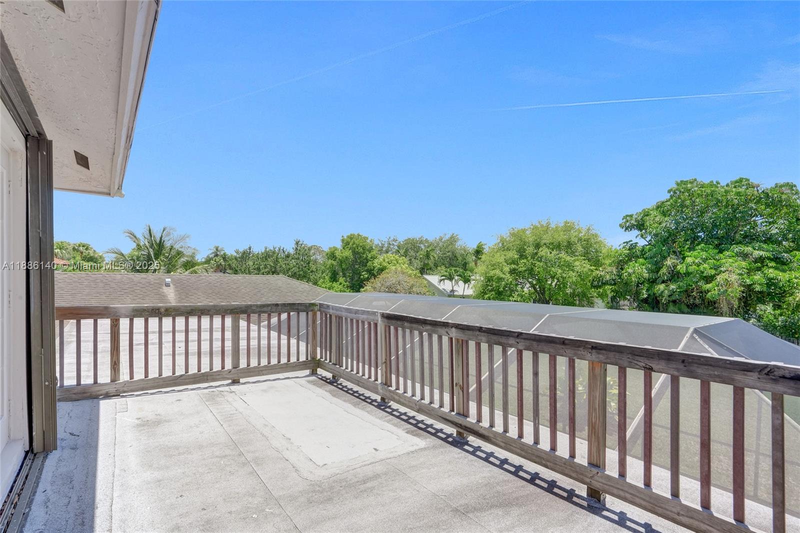 KINGS GROVE - Residential