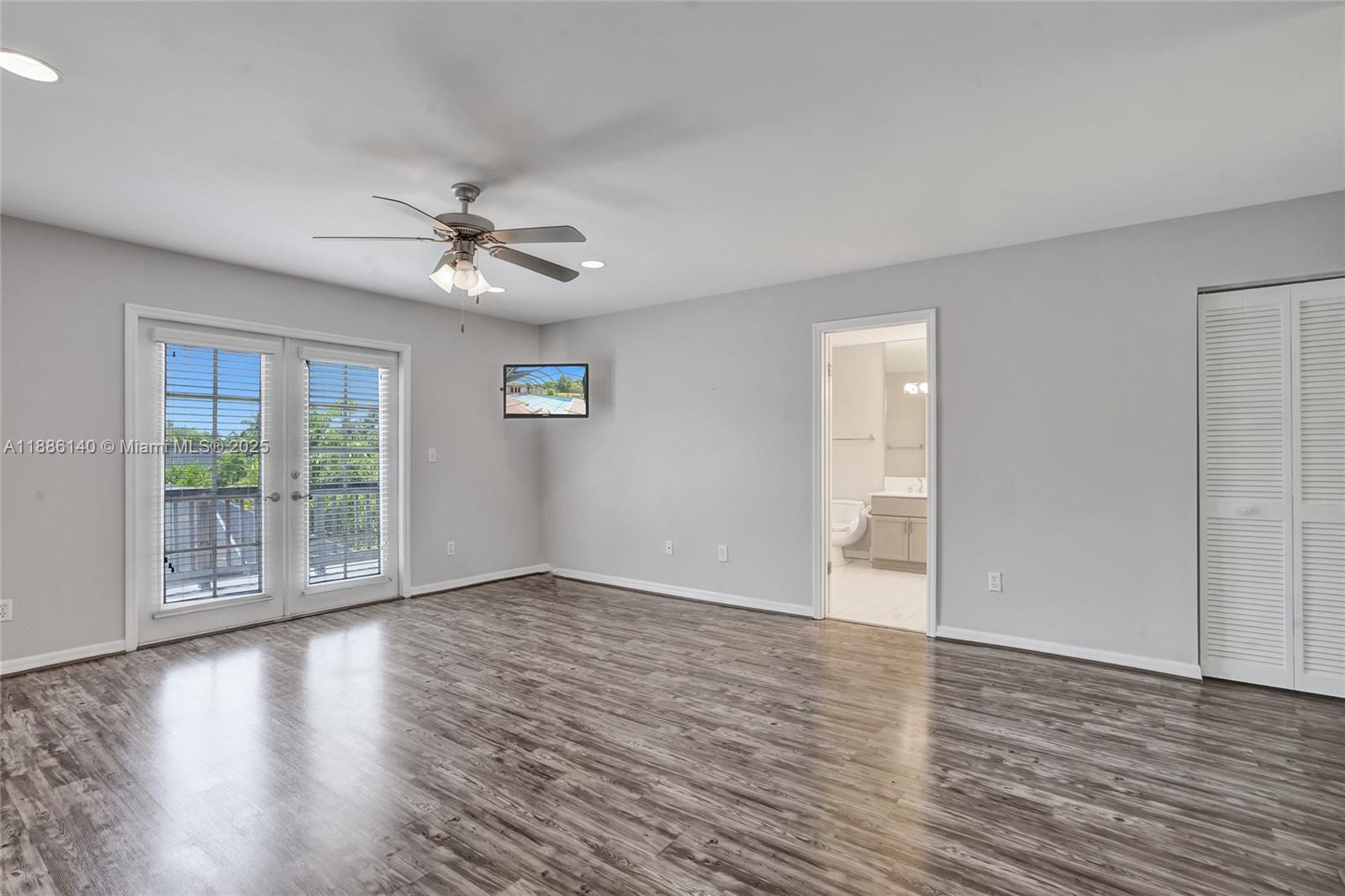 KINGS GROVE - Residential