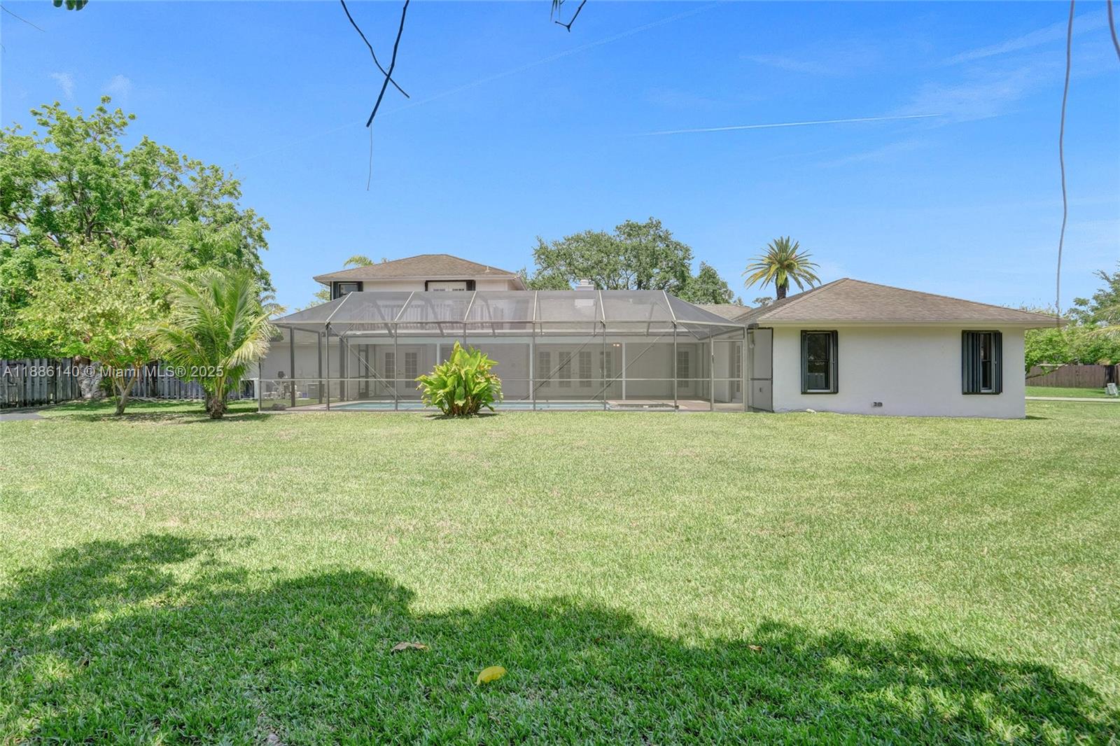 KINGS GROVE - Residential