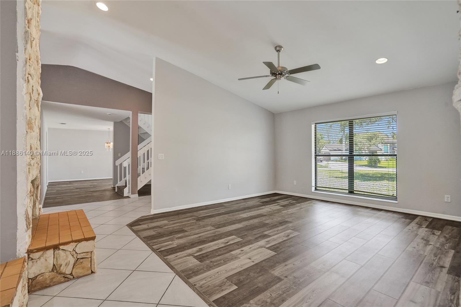 KINGS GROVE - Residential