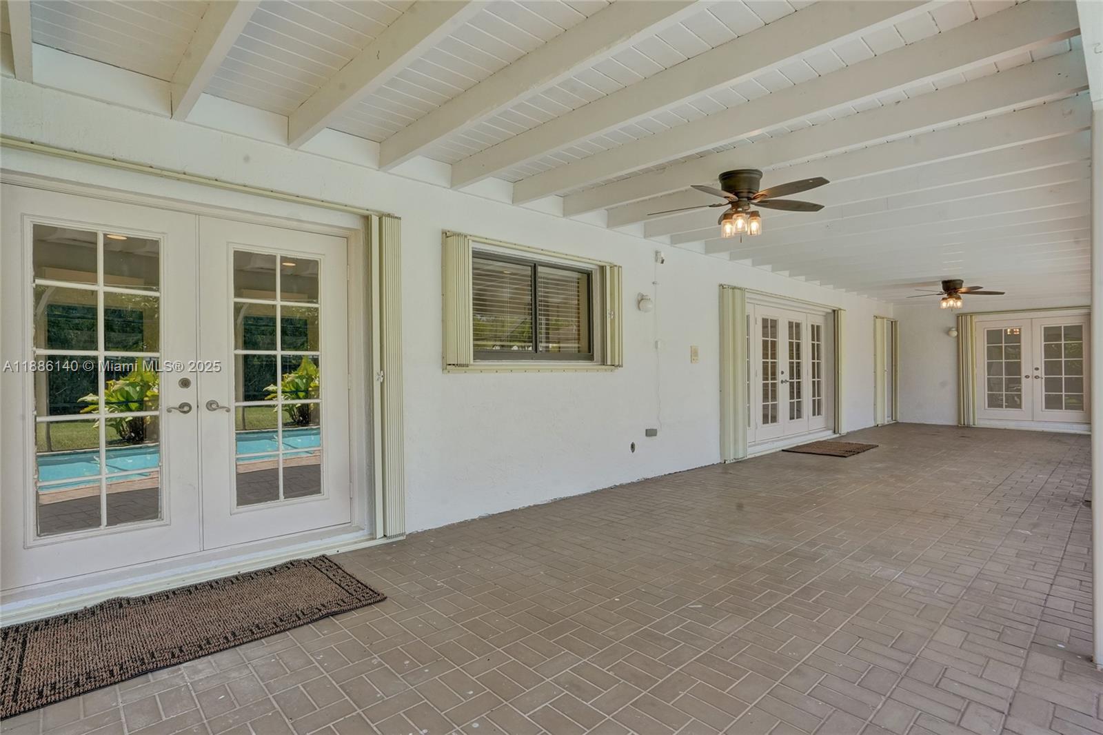 KINGS GROVE - Residential