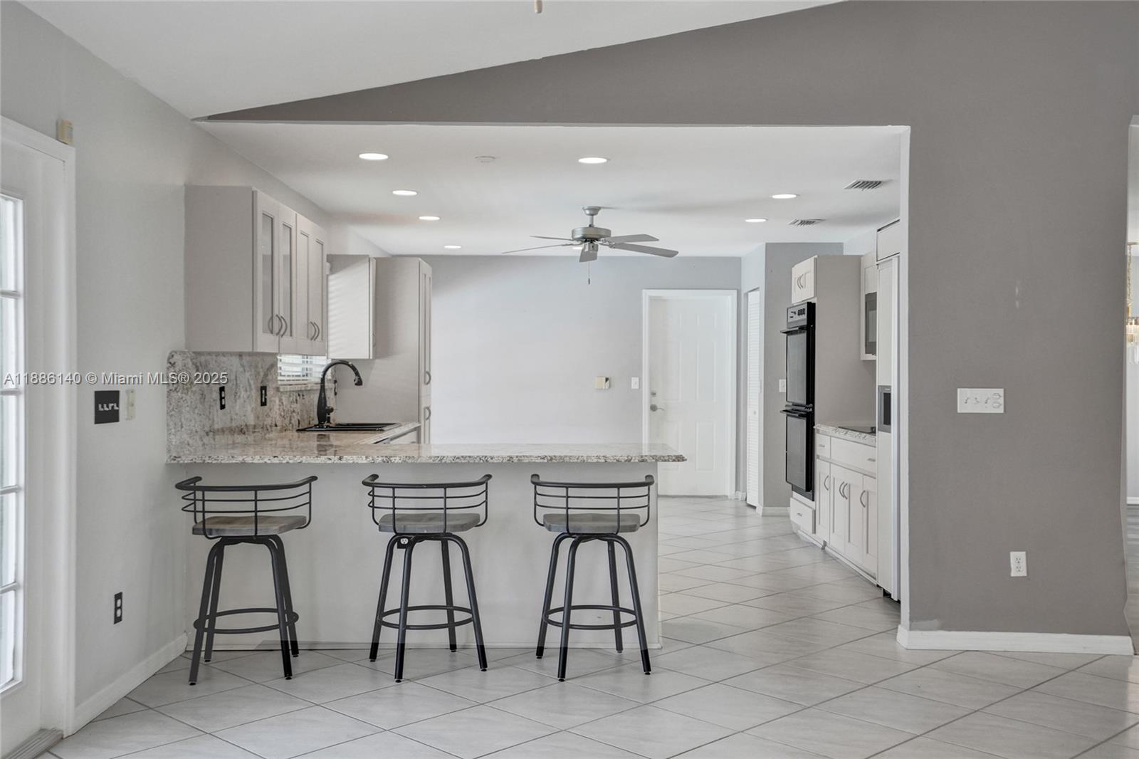 KINGS GROVE - Residential