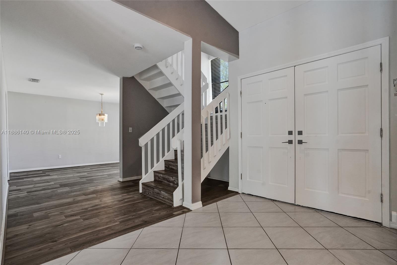 KINGS GROVE - Residential