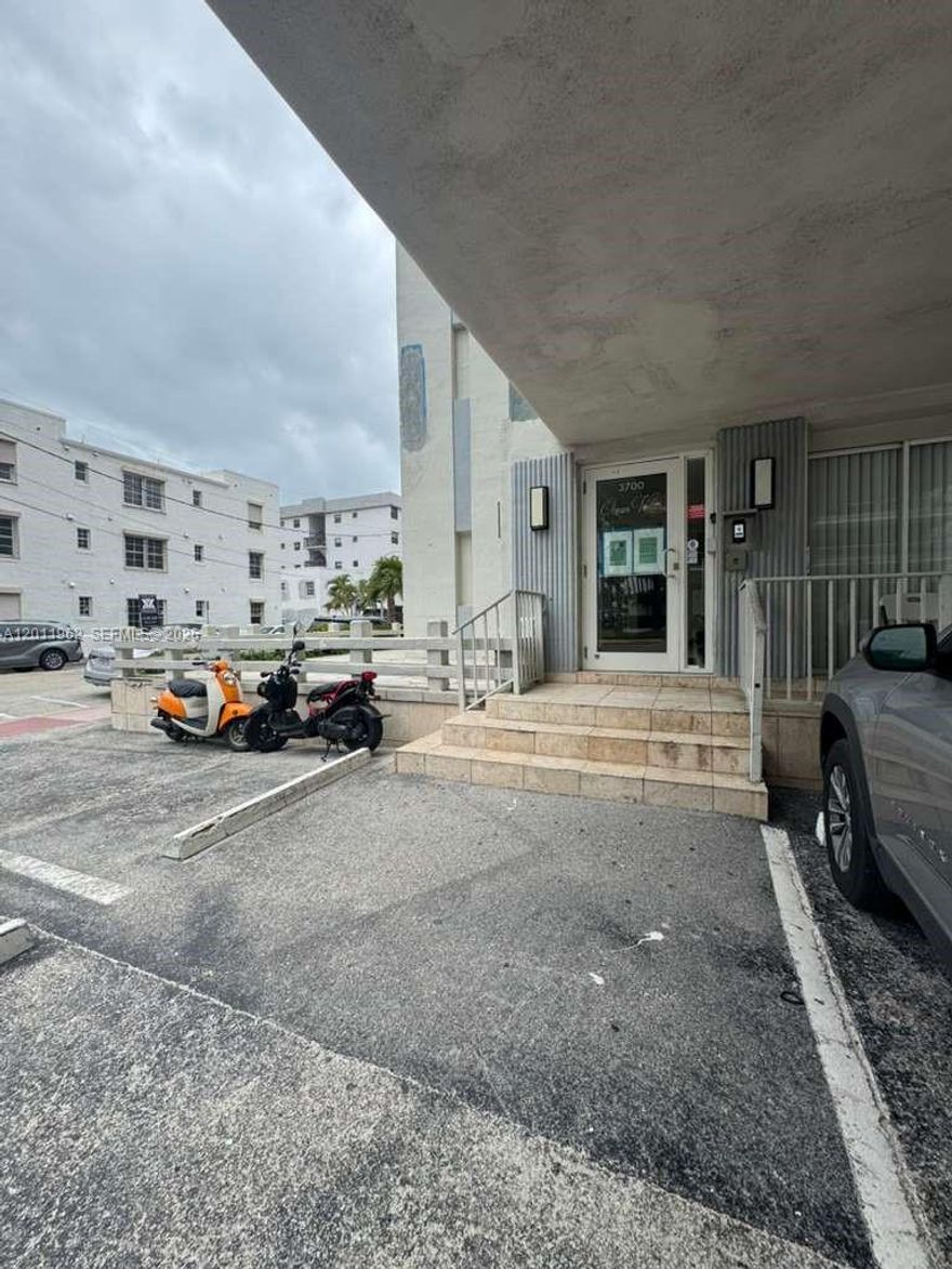 Investor Opportunity! Studio in prime Collins Ave location, steps from the ocean. Unit needs updating, offering strong upside potential. SHORT TERMS RENTAL allowed (buyer to verify) Excellent income- producing potential in a high-demand rental area. HOA includes electricity, water, internet. Easy to show. Text the listing agent.