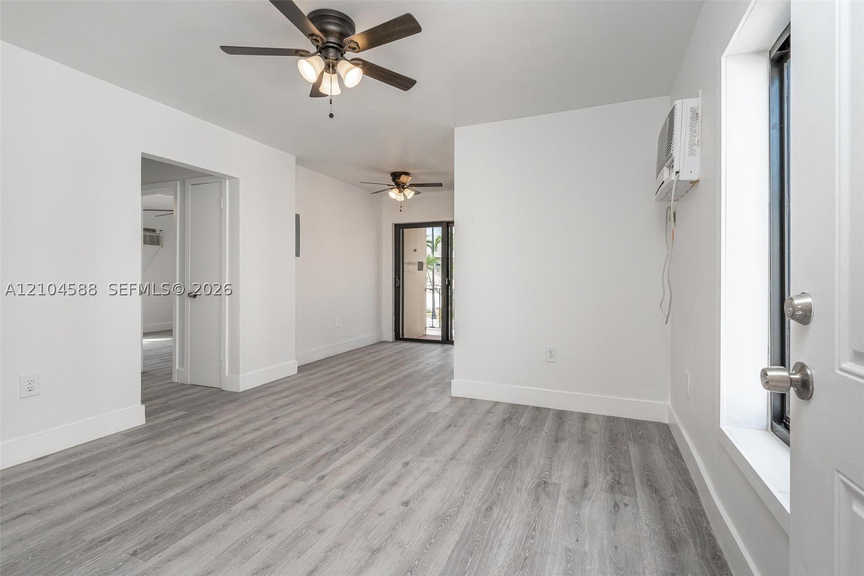852 SW 1st St 4