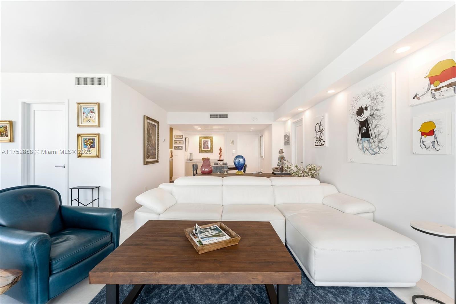 5401 Collins Ave 1220