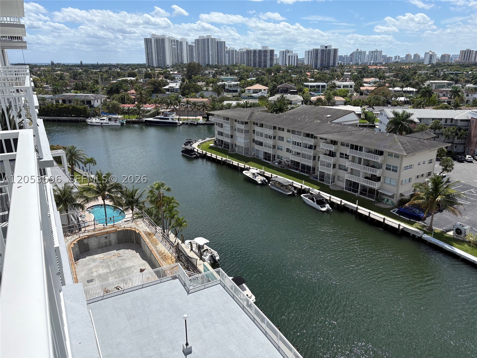 427 Golden Isles Dr 10D