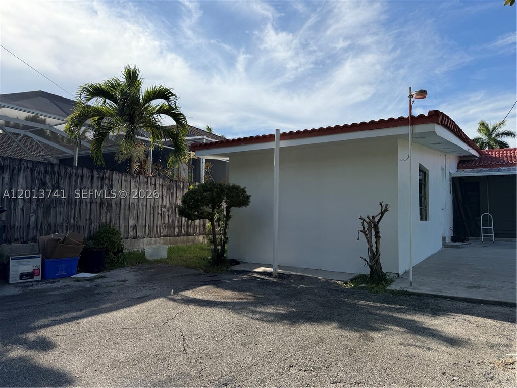 Photo of Hollywood, FL 33020 (MLS # A12013741)