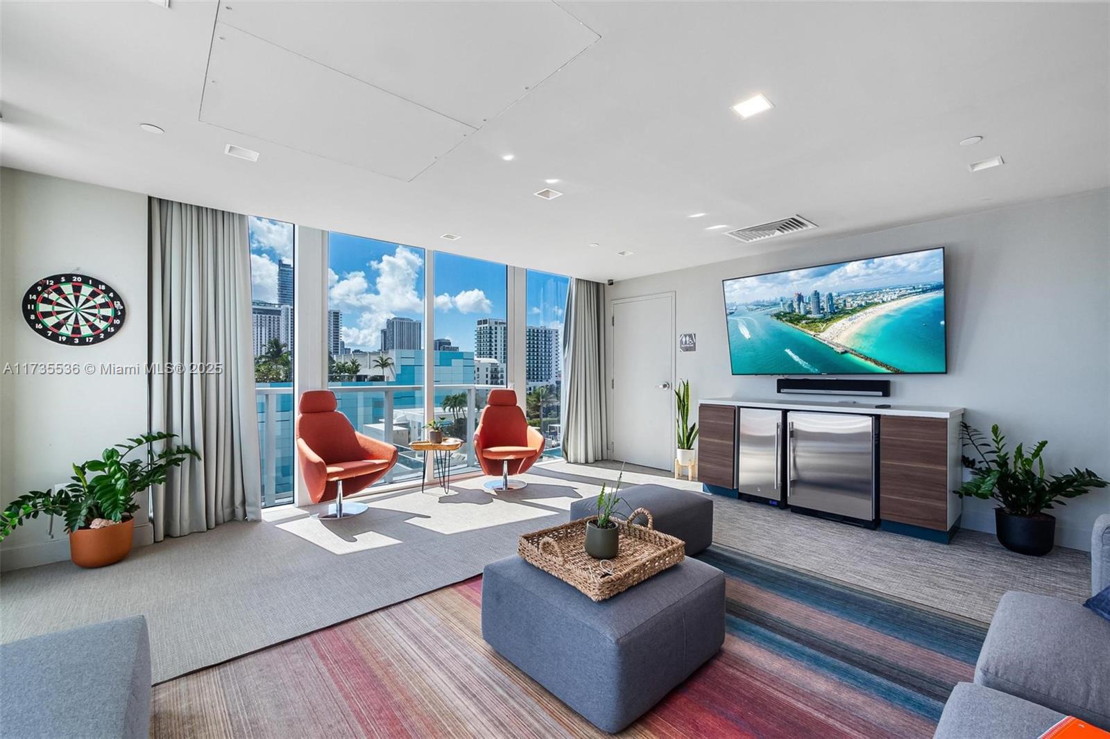 THE CRIMSON CONDO - Residential