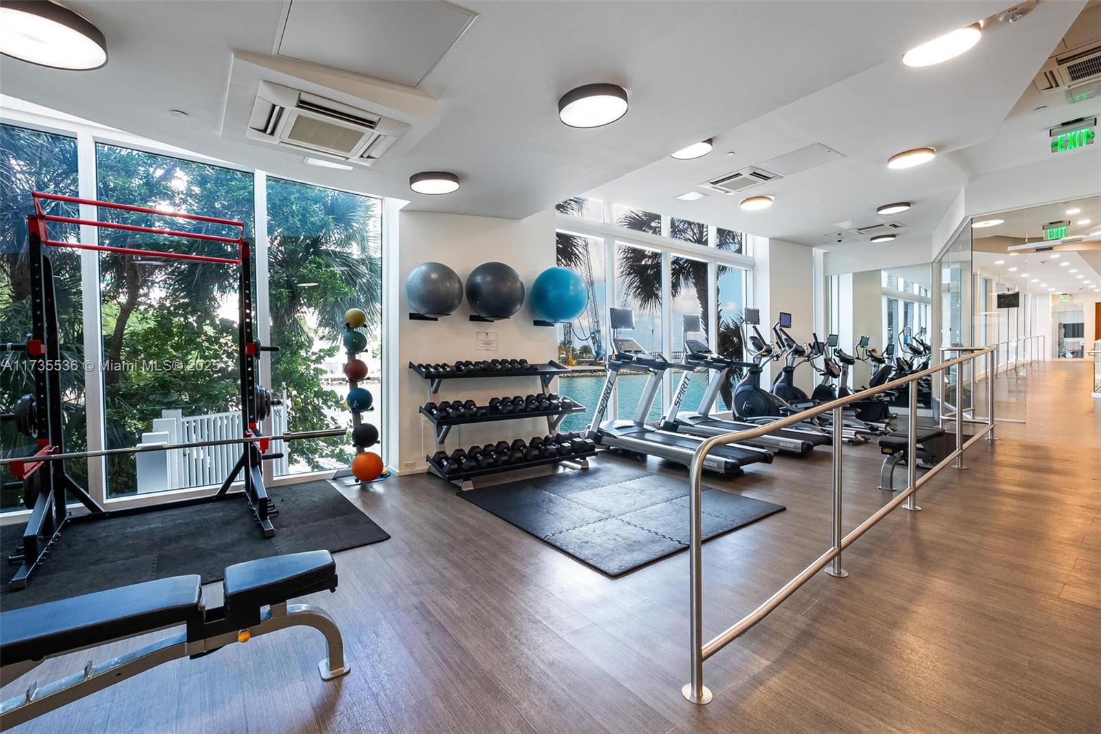 THE CRIMSON CONDO - Residential