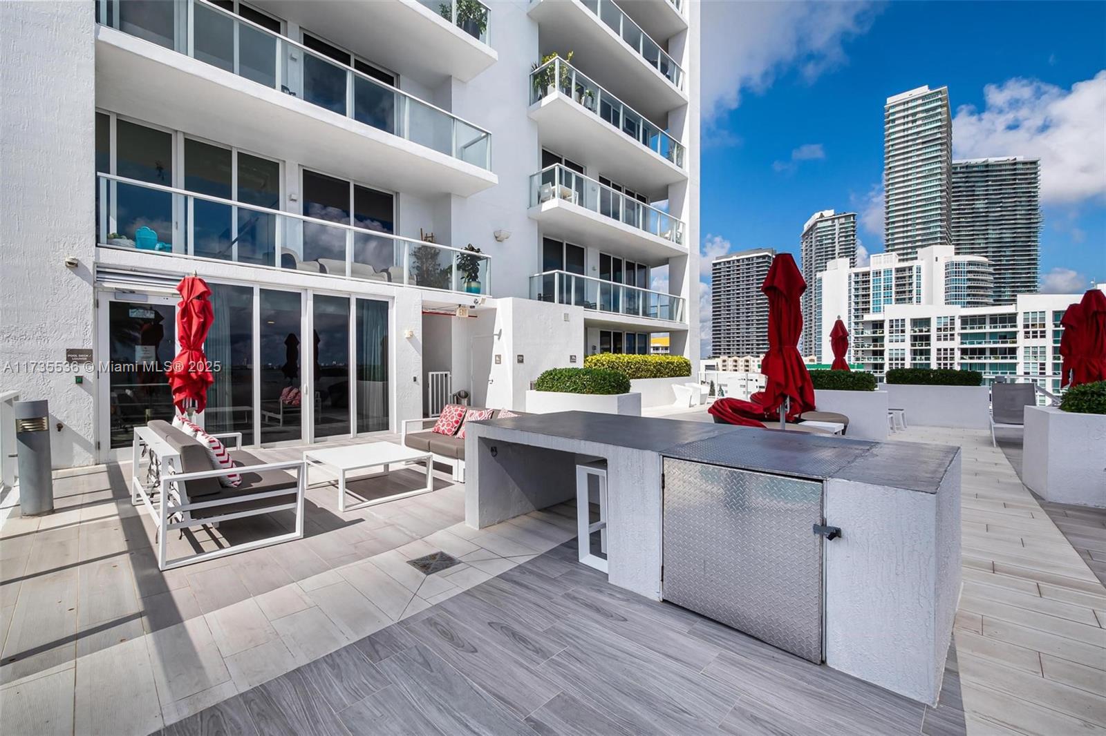 THE CRIMSON CONDO - Residential