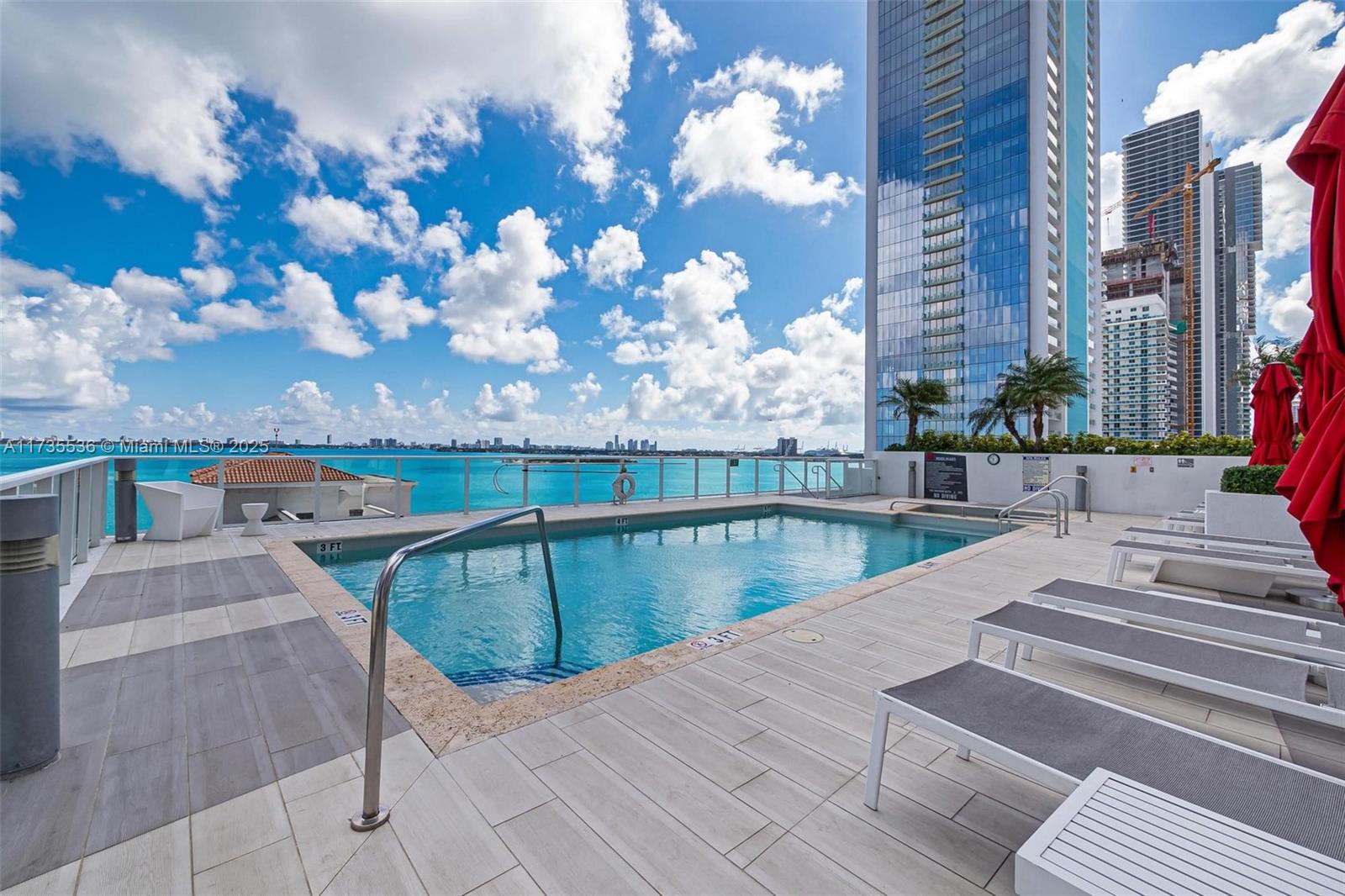 THE CRIMSON CONDO - Residential